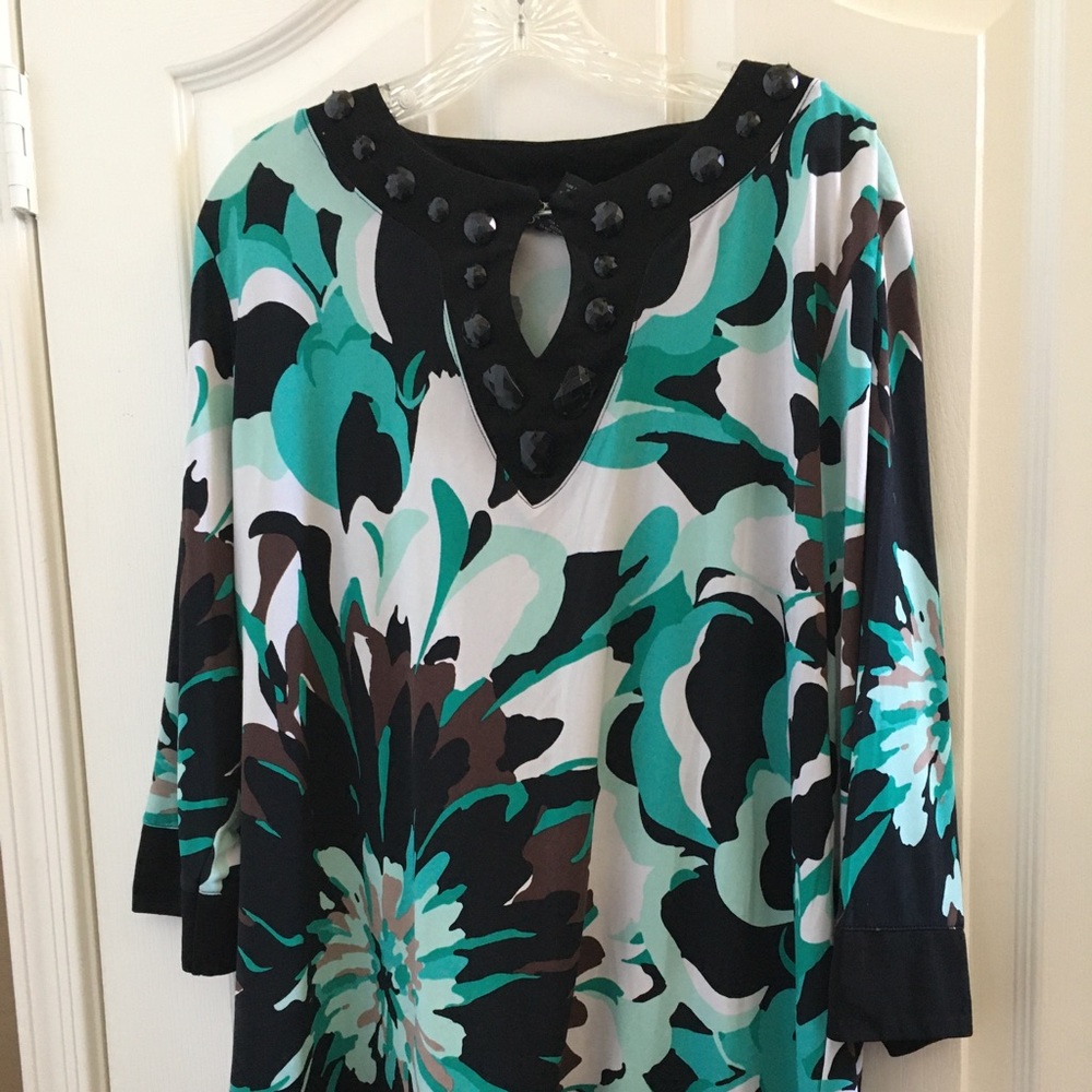 FINAL MARKDOWN Ladies Scott Taylor top (1X)